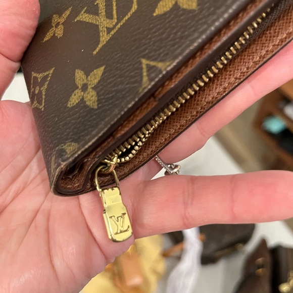 Louis Vuitton wallet $120 . - Picture 2 of 6